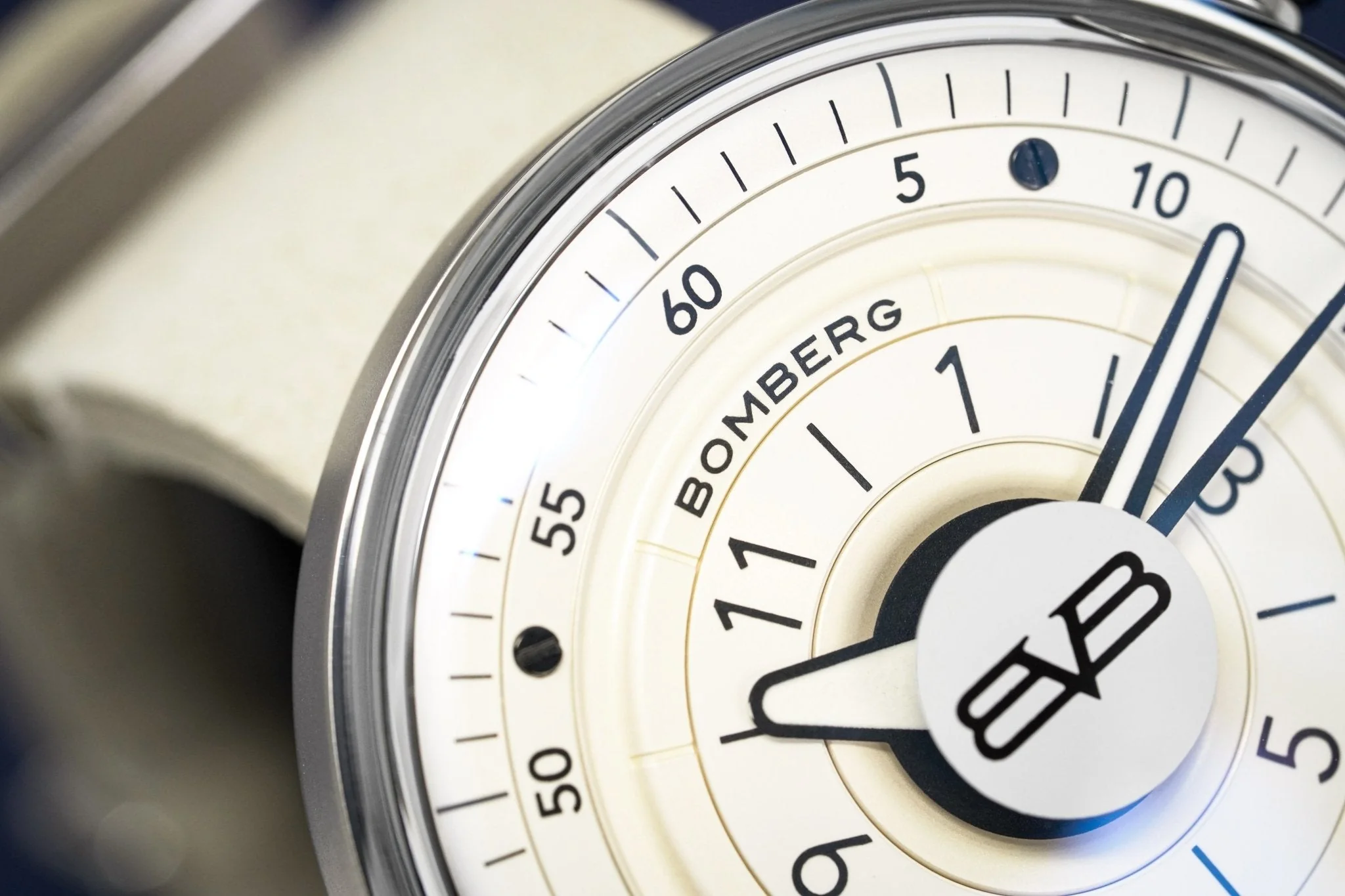 Bomberg Men's Watch BB-01 Ivory - Image 4