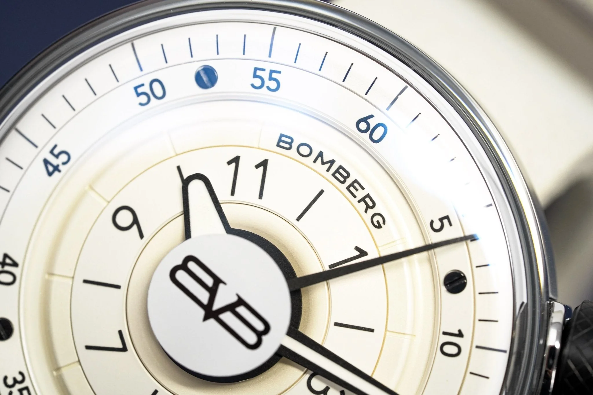 Bomberg Men's Watch BB-01 Ivory - Image 8