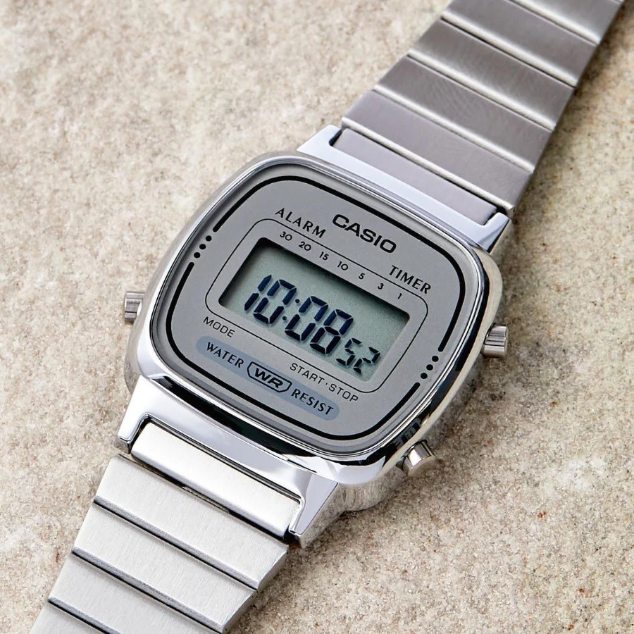 Casio Ladies Watch Digital Vintage Classic Flat Link Silver - Image 3