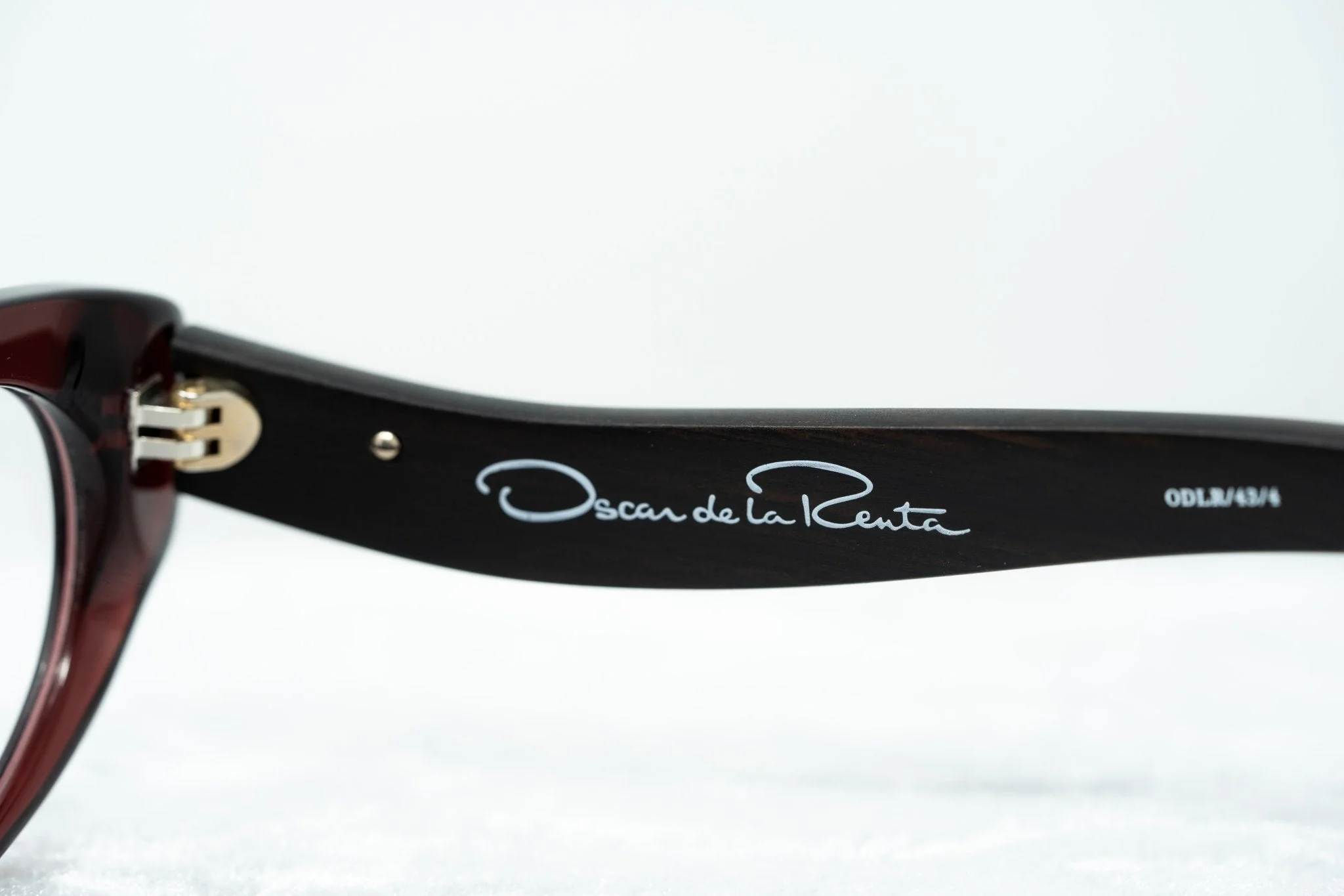 Oscar De La Renta Eyeglasses Oval Sandalwood Ruby and Clear - Image 10