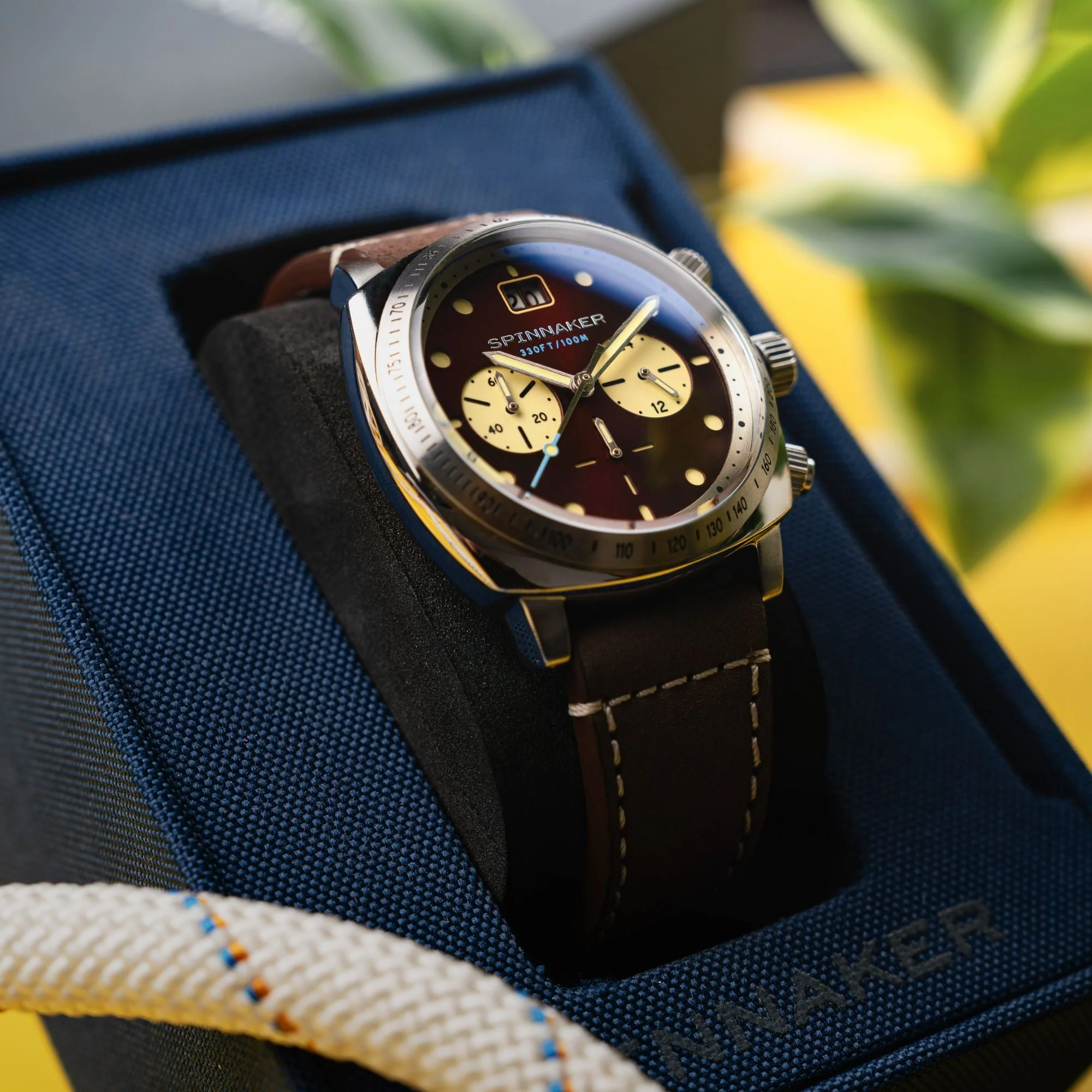Spinnaker Hull Chronograph Men's Red Retro Watch - Image 11