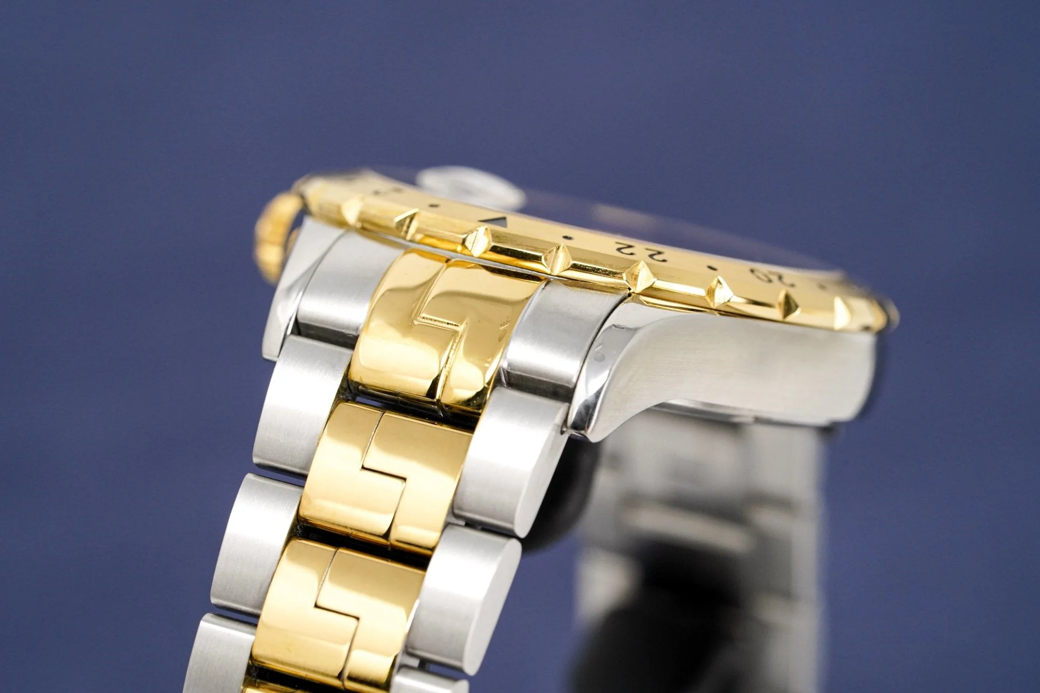 Versace Men's Watch Hellenyium GMT Brown Two-Tone Bracelet - Image 13