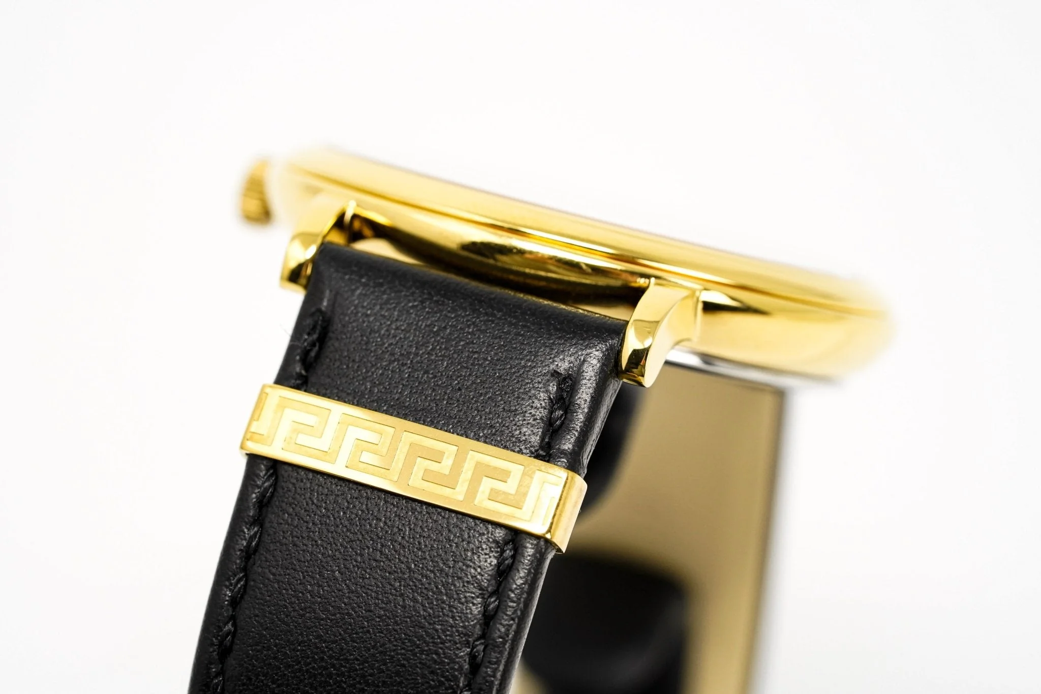 Versace Men's Watch V-Circle Gold Black - Image 16